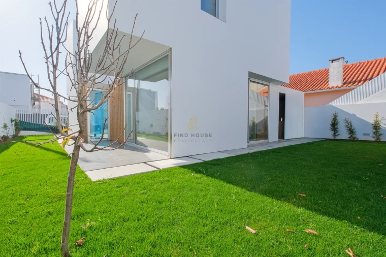 Moradia T4 para Venda em São Domingos de Rana Foto 44