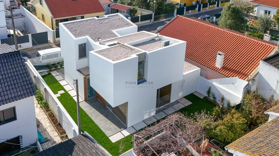 Moradia T4 para Venda em São Domingos de Rana Foto 4