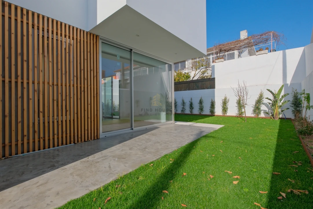 Moradia T4 para Venda em São Domingos de Rana Foto 42