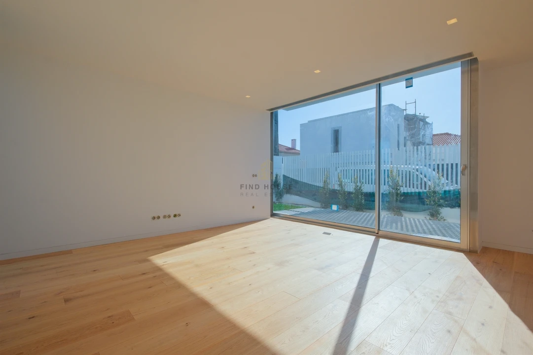 Moradia T4 para Venda em São Domingos de Rana Foto 7