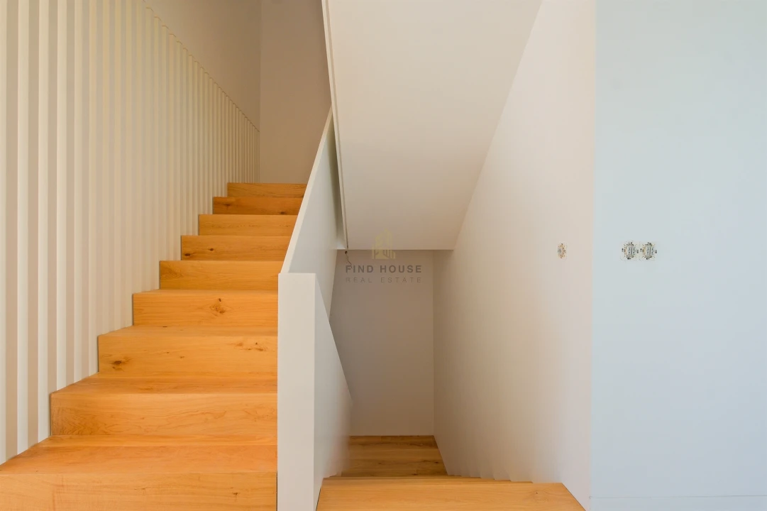 Moradia T4 para Venda em São Domingos de Rana Foto 14