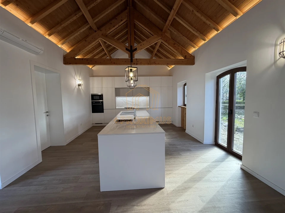 Moradia T3 para Venda em Sanguinheira Foto 3