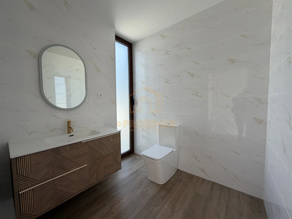 Moradia T3 para Venda em Sanguinheira Foto 16