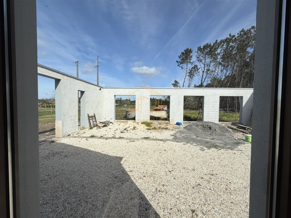 Moradia T3 para Venda em Sanguinheira Foto 37