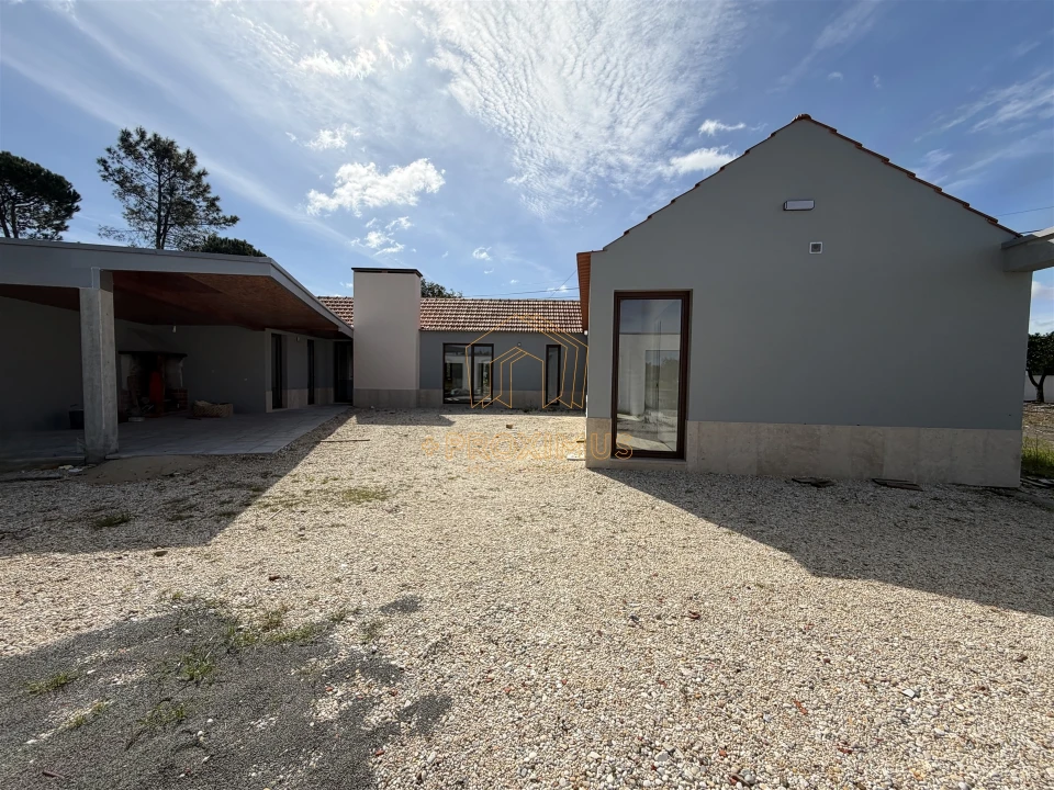 Moradia T3 para Venda em Sanguinheira Foto 47