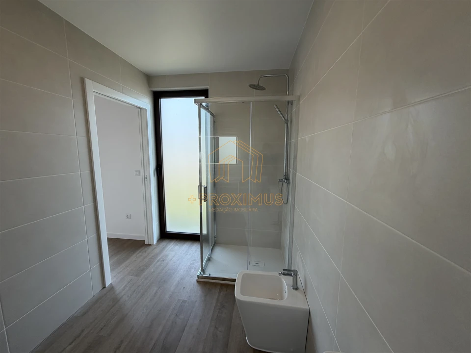 Moradia T3 para Venda em Sanguinheira Foto 35