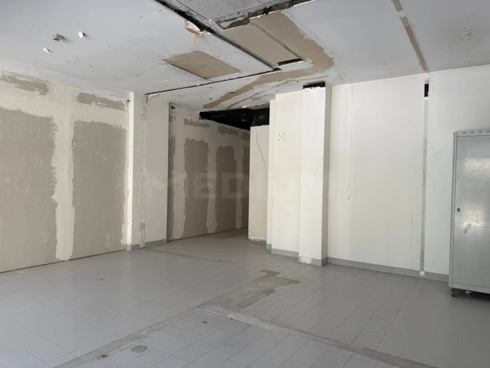 Loja para Arrendamento em Vila Nova de Famalicão e Calendário Foto 3