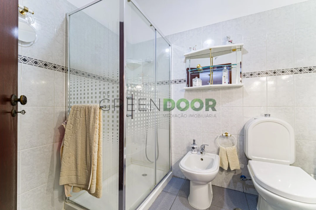 Apartamento T1 para Venda em Seixal, Arrentela e Aldeia de Paio Pires Foto 13