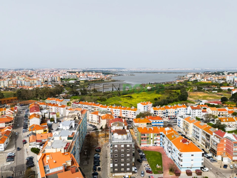 Apartamento T1 para Venda em Seixal, Arrentela e Aldeia de Paio Pires Foto 24