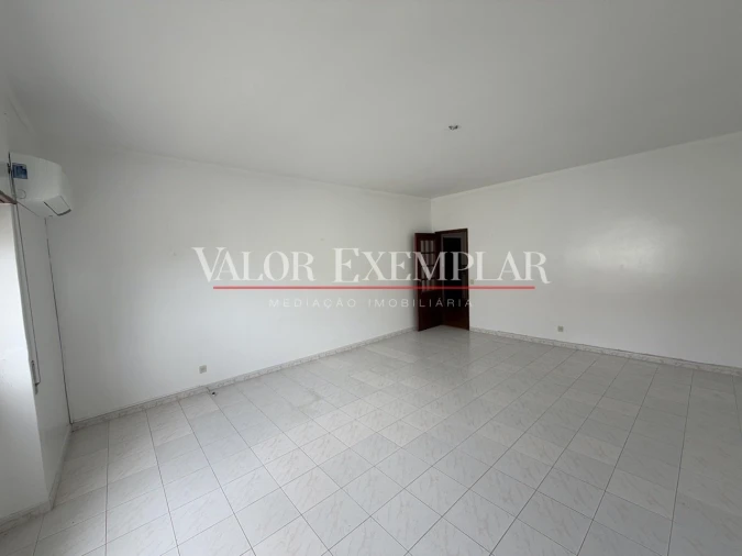Apartamento T2 para Venda em Alcochete Foto 3