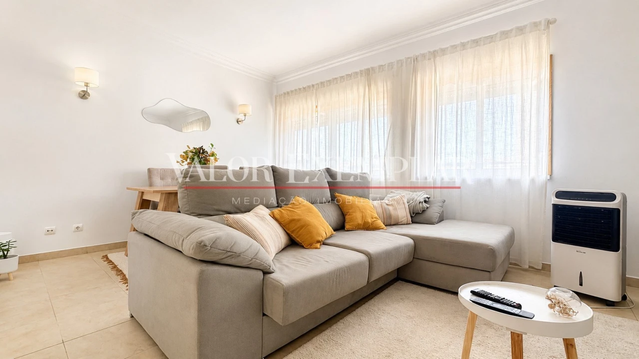 Apartamento T3 para Venda em Atalaia e Alto Estanqueiro-Jardia Foto 1