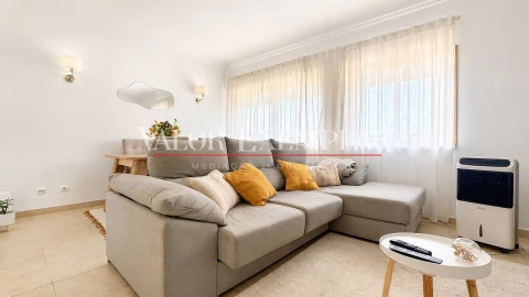 Apartamento T3 para Venda em Atalaia e Alto Estanqueiro-Jardia