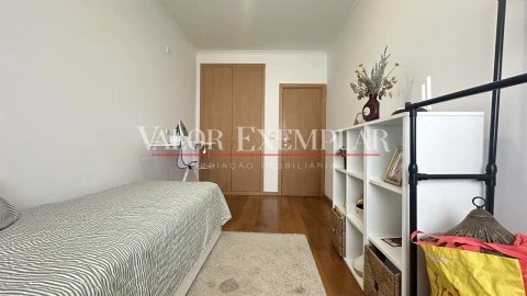 Apartamento T3 para Venda em Atalaia e Alto Estanqueiro-Jardia