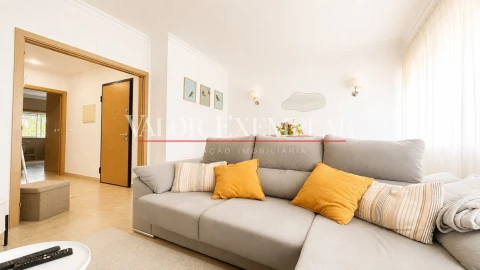 Apartamento T3 para Venda em Atalaia e Alto Estanqueiro-Jardia