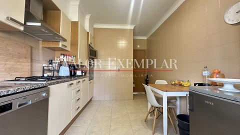 Apartamento T3 para Venda em Atalaia e Alto Estanqueiro-Jardia