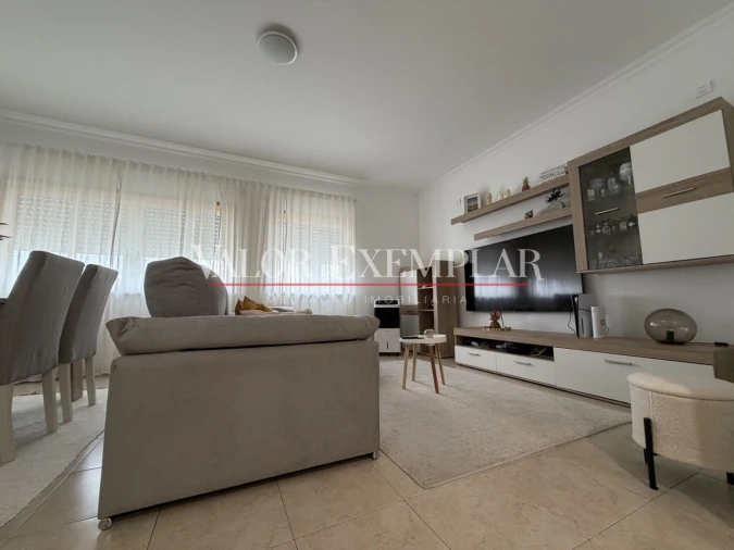 Apartamento T3 para Venda em Atalaia e Alto Estanqueiro-Jardia Foto 3