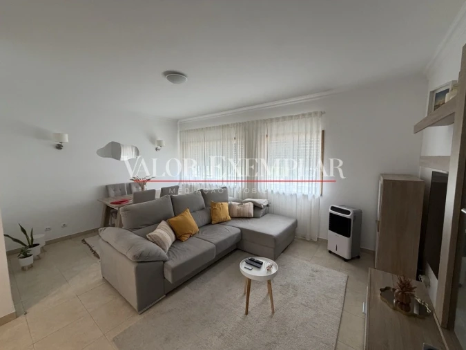 Apartamento T3 para Venda em Atalaia e Alto Estanqueiro-Jardia