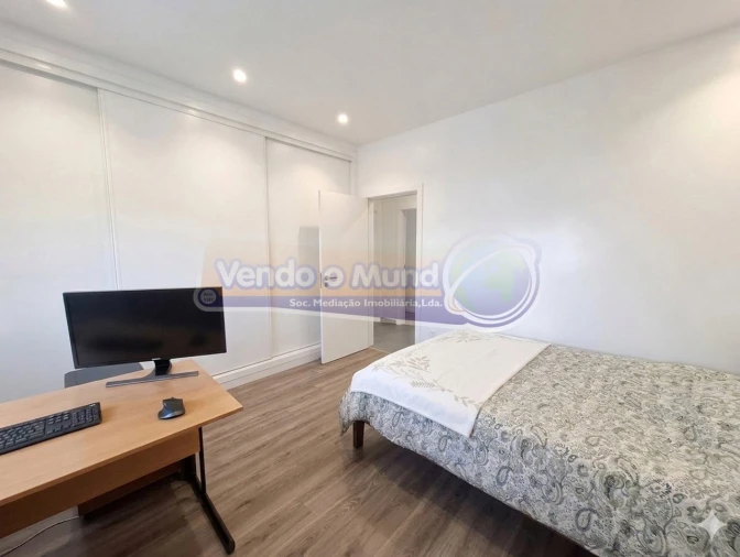 Apartamento T3 para Venda em Benavente Foto 11