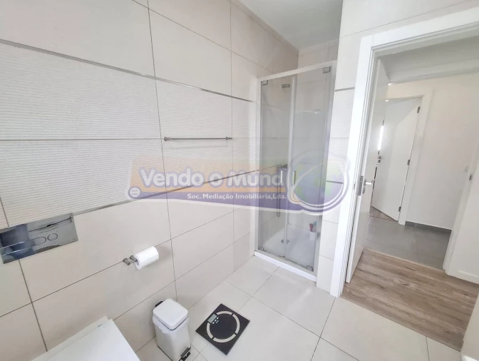 Apartamento T3 para Venda em Benavente Foto 4