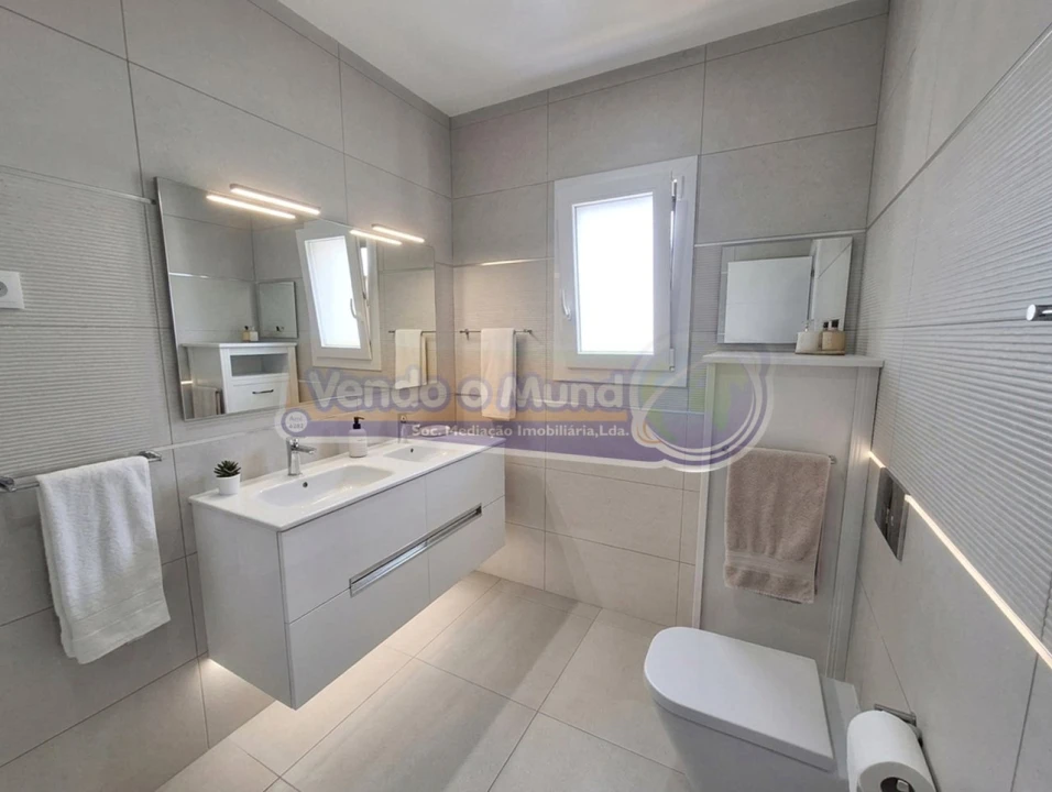 Apartamento T3 para Venda em Benavente Foto 3