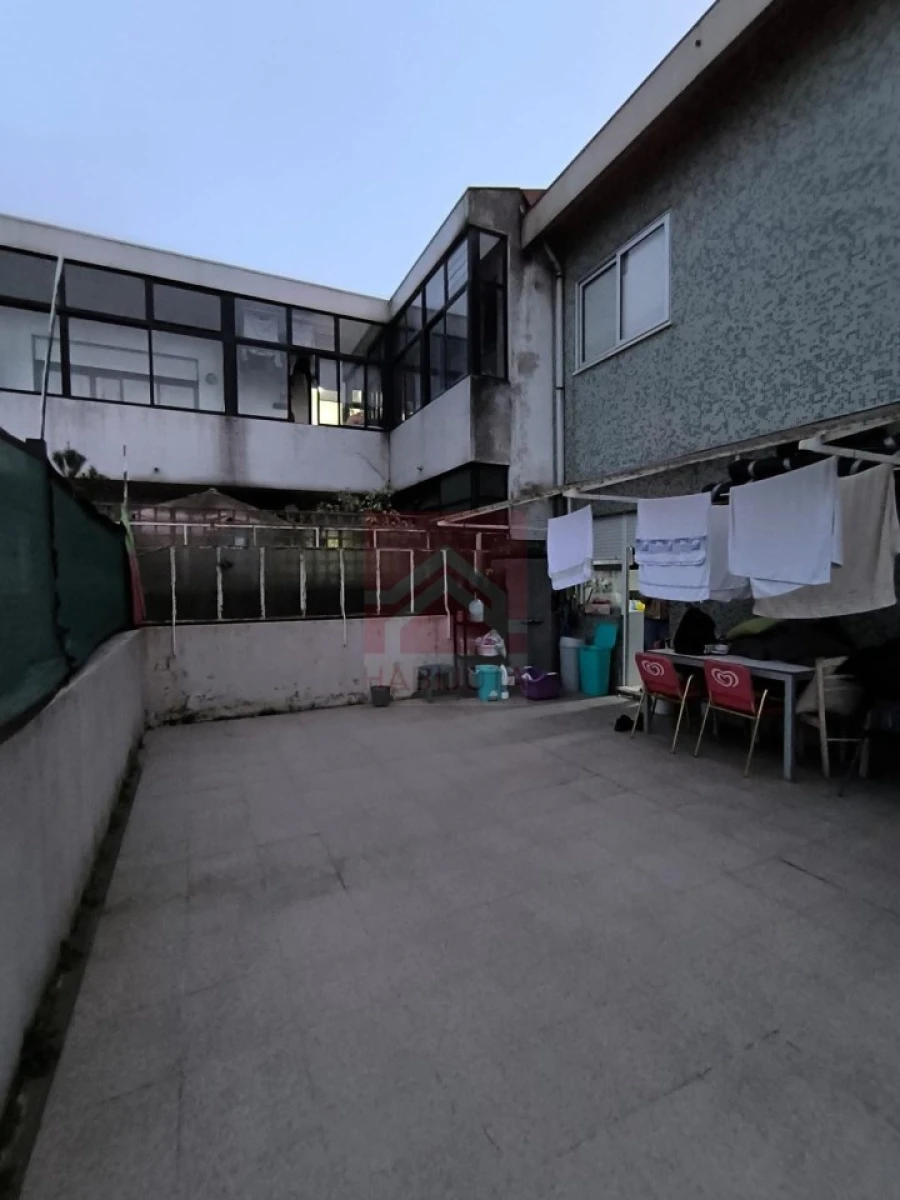 Apartamento T2 para Venda em Ramalde Foto 9