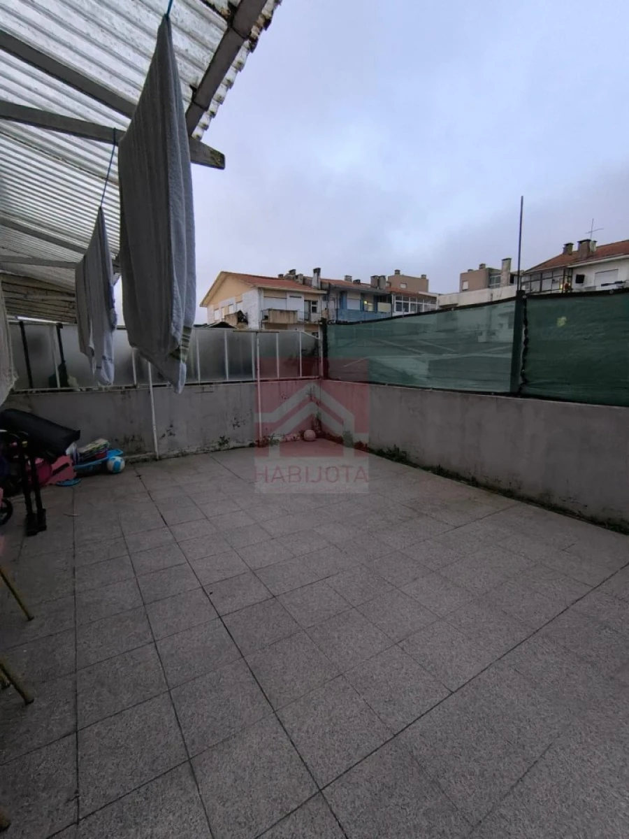 Apartamento T2 para Venda em Ramalde Foto 11