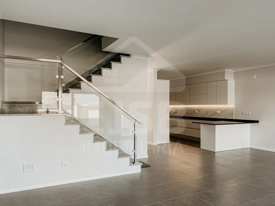 Moradia T3 para Venda em Salvaterra de Magos e Foros de Salvaterra Foto 1