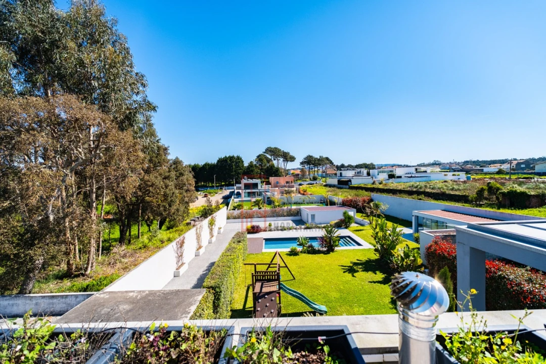 Moradia T4 para Venda em Gulpilhares e Valadares Foto 2