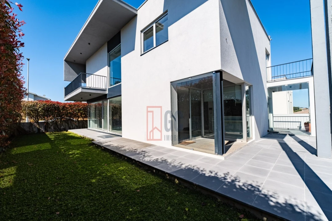 Moradia T4 para Venda em Gulpilhares e Valadares Foto 8