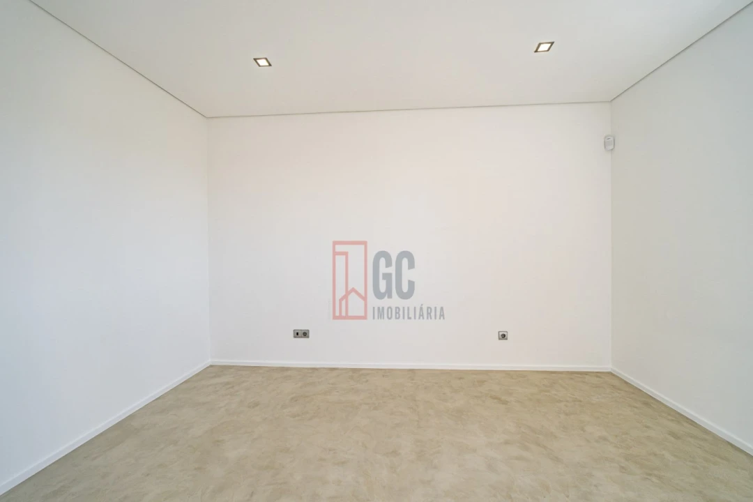 Moradia T4 para Venda em Gulpilhares e Valadares Foto 10