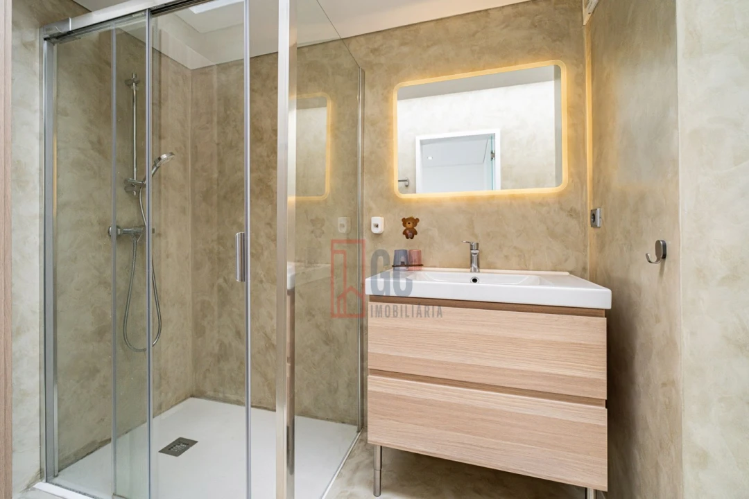 Moradia T4 para Venda em Gulpilhares e Valadares Foto 12