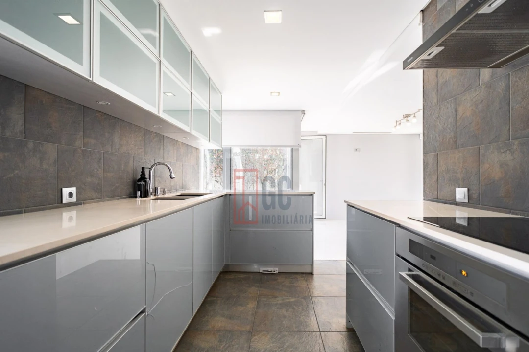 Moradia T4 para Venda em Gulpilhares e Valadares Foto 46