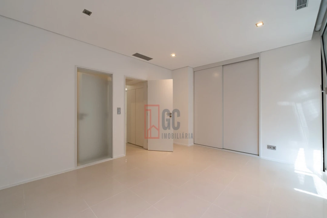 Moradia T4 para Venda em Gulpilhares e Valadares Foto 52