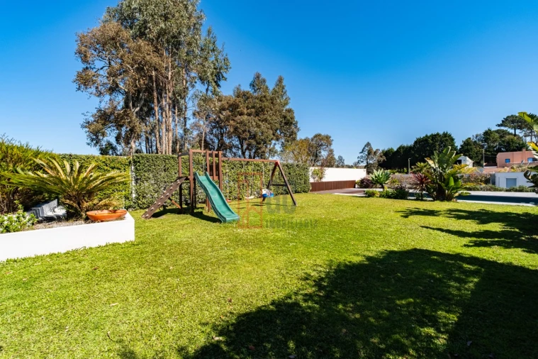 Moradia T4 para Venda em Gulpilhares e Valadares Foto 4