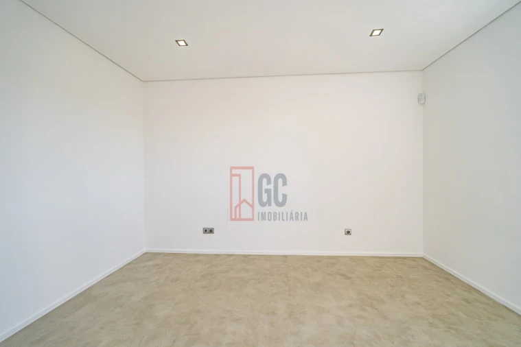 Moradia T4 para Venda em Gulpilhares e Valadares Foto 10