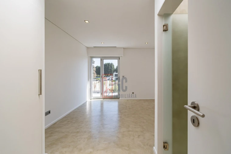 Moradia T4 para Venda em Gulpilhares e Valadares Foto 15