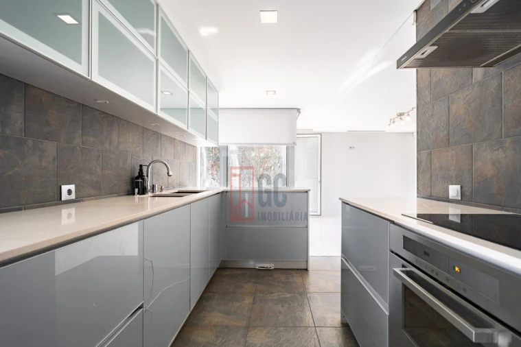 Moradia T4 para Venda em Gulpilhares e Valadares Foto 46