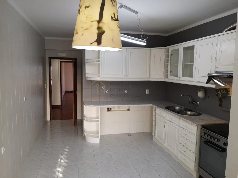 Apartamento T3 para Venda em Alfragide Foto 13