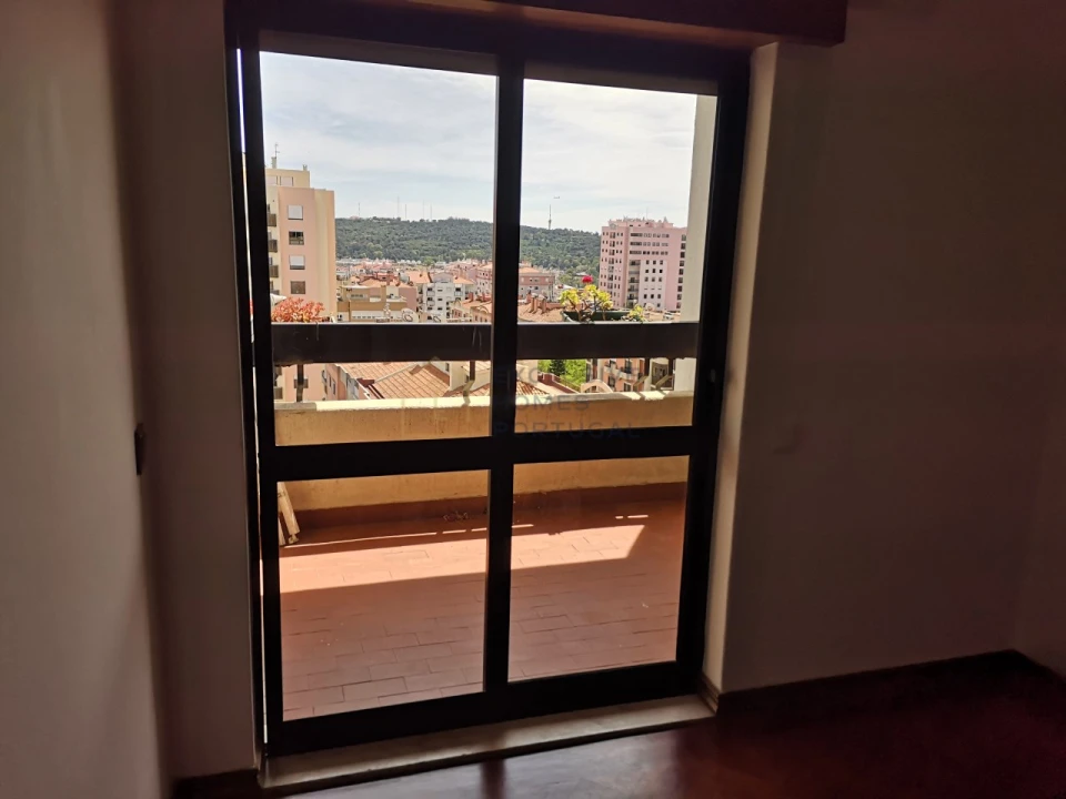 Apartamento T3 para Venda em Alfragide Foto 40