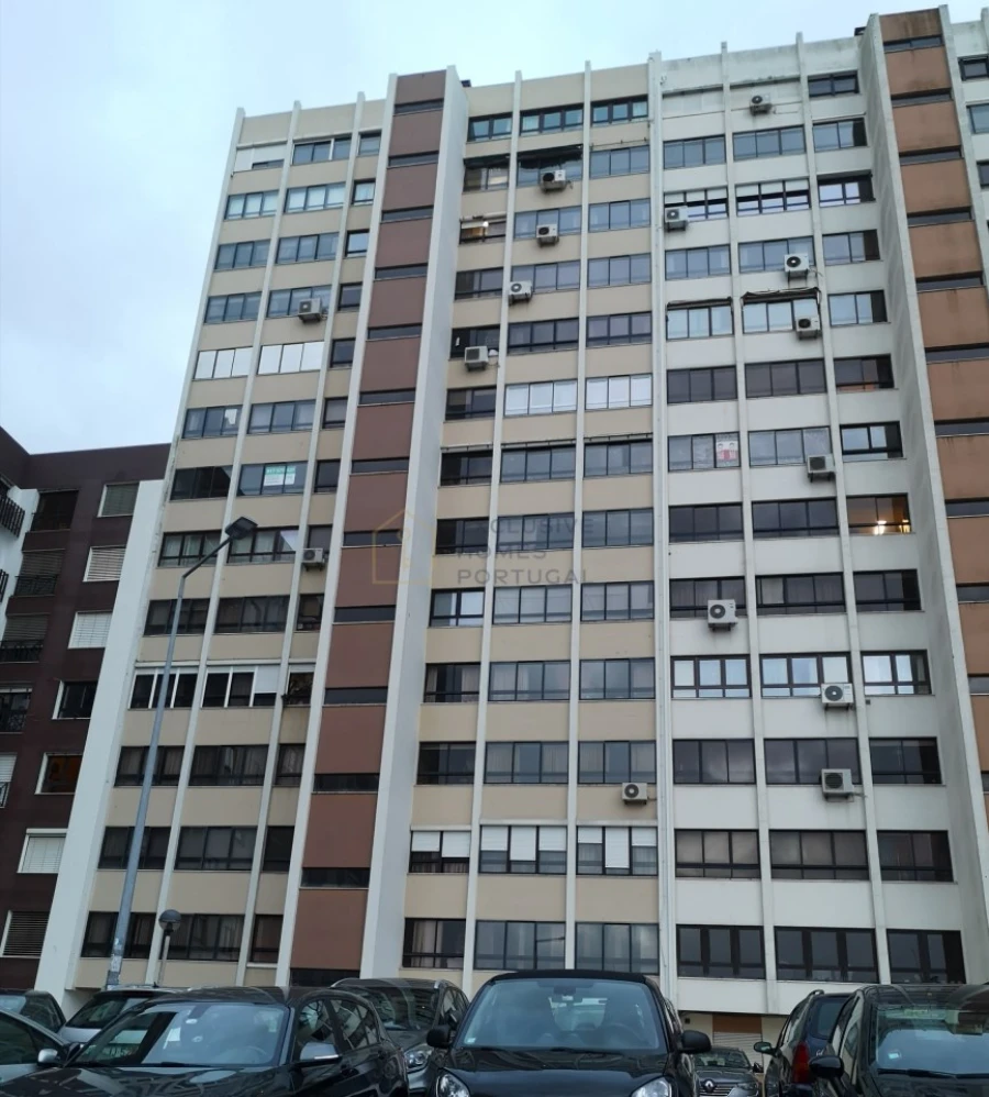 Apartamento T3 para Venda em Alfragide Foto 1