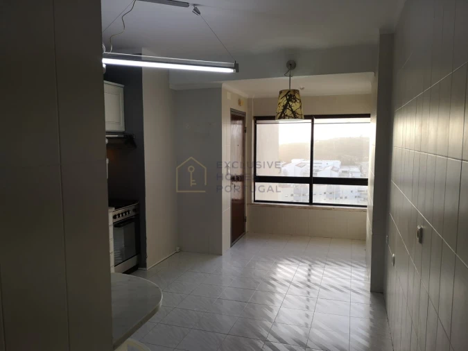 Apartamento T3 para Venda em Alfragide Foto 9