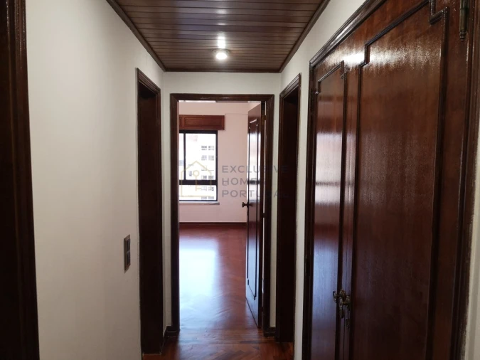 Apartamento T3 para Venda em Alfragide Foto 28