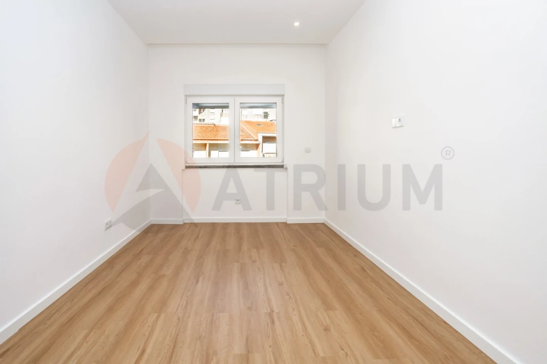 Apartamento T3 para Venda em Almada, Cova da Piedade, Pragal e Cacilhas Foto 4