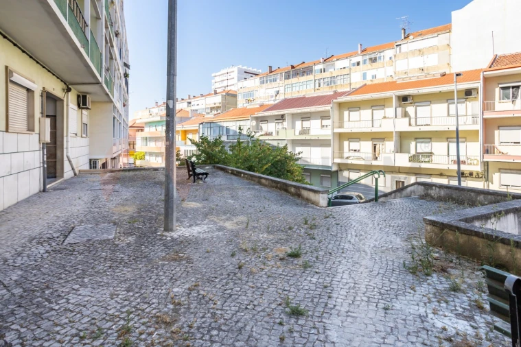 Apartamento T3 para Venda em Almada, Cova da Piedade, Pragal e Cacilhas Foto 18