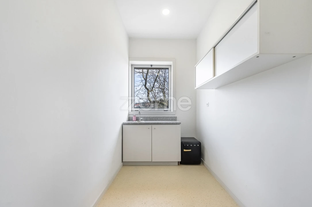 Terreno Comércio / Armazém para Arrendamento em Castêlo da Maia Foto 28