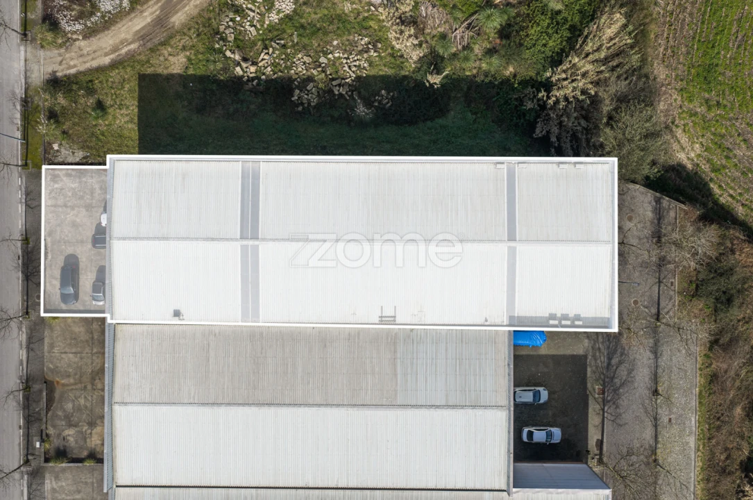 Terreno Comércio / Armazém para Arrendamento em Castêlo da Maia Foto 72