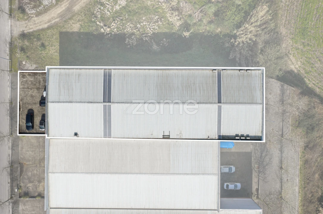 Terreno Comércio / Armazém para Arrendamento em Castêlo da Maia Foto 59