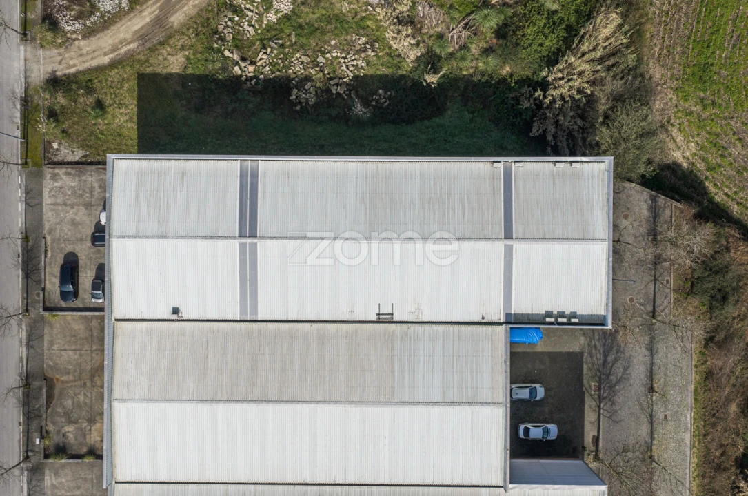 Terreno Comércio / Armazém para Arrendamento em Castêlo da Maia Foto 58