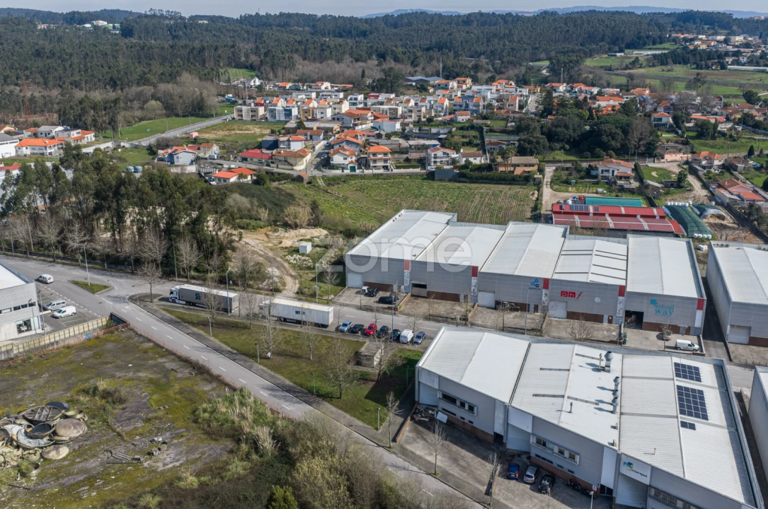 Terreno Comércio / Armazém para Arrendamento em Castêlo da Maia Foto 62