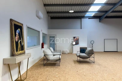 Terreno Comércio / Armazém para Arrendamento em Castêlo da Maia